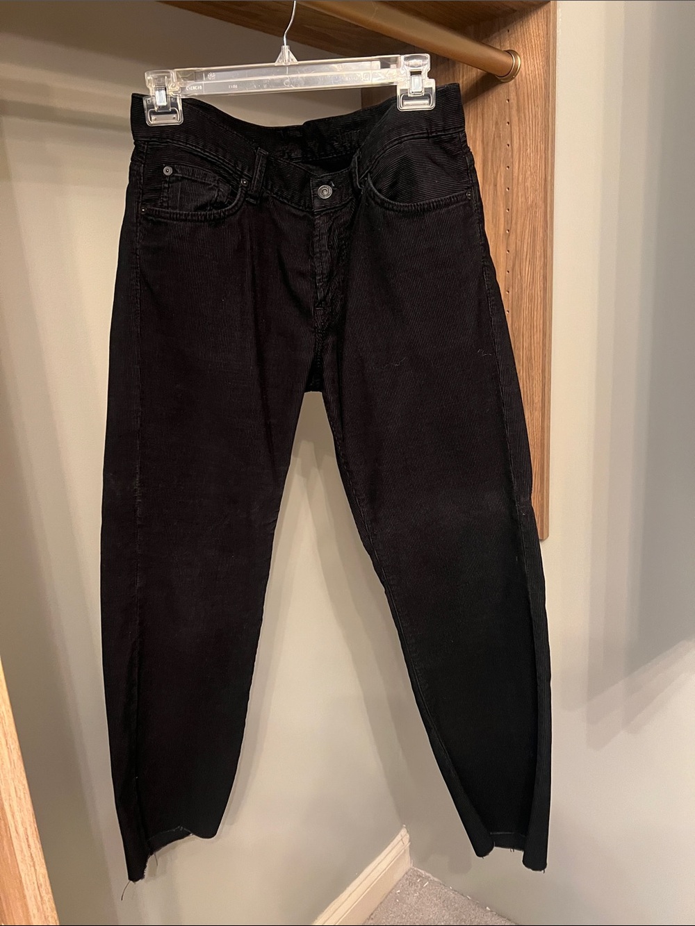 7 For All Mankind Straight-Leg Black courdory Jeans -‎ Timeless Everyday Fit